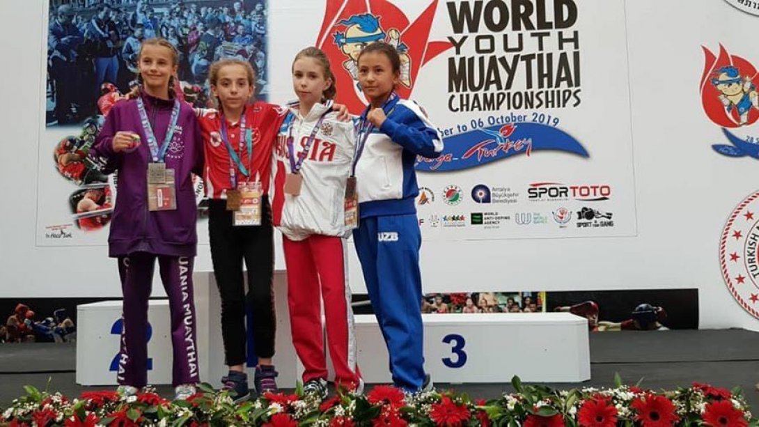 Muay Thai'de Dünya Şampiyonu Mustafa Kemal Ortaokulu'ndan