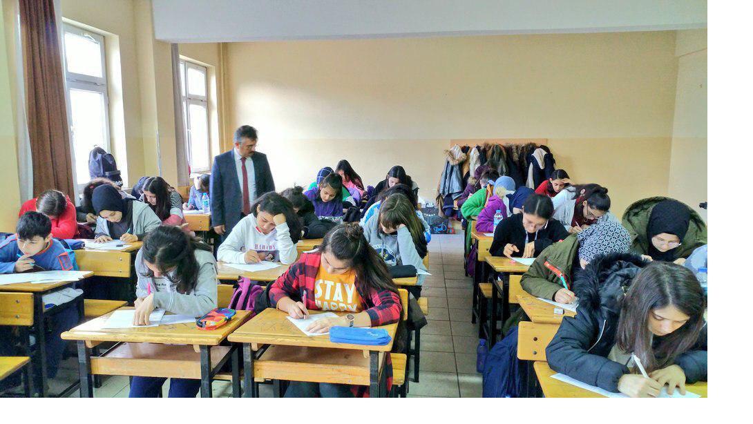 İlçe Milli Eğitim Müdürümüz Sayın Mustafa ÖZDEMİR Samsun Genelinde Yapılan 9. Sınıf Ortak Sınavlarda Okullarımızı Ziyaret Etti