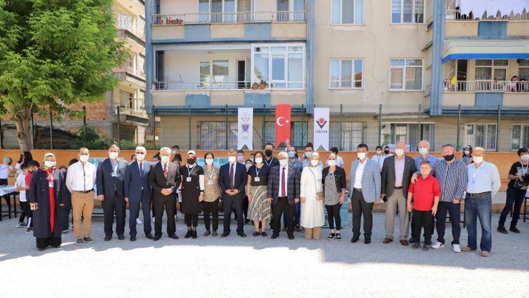 İlçemiz Mustafa Kemal Ortaokulu'nda TÜBİTAK Sergi Açılışı Yapıldı