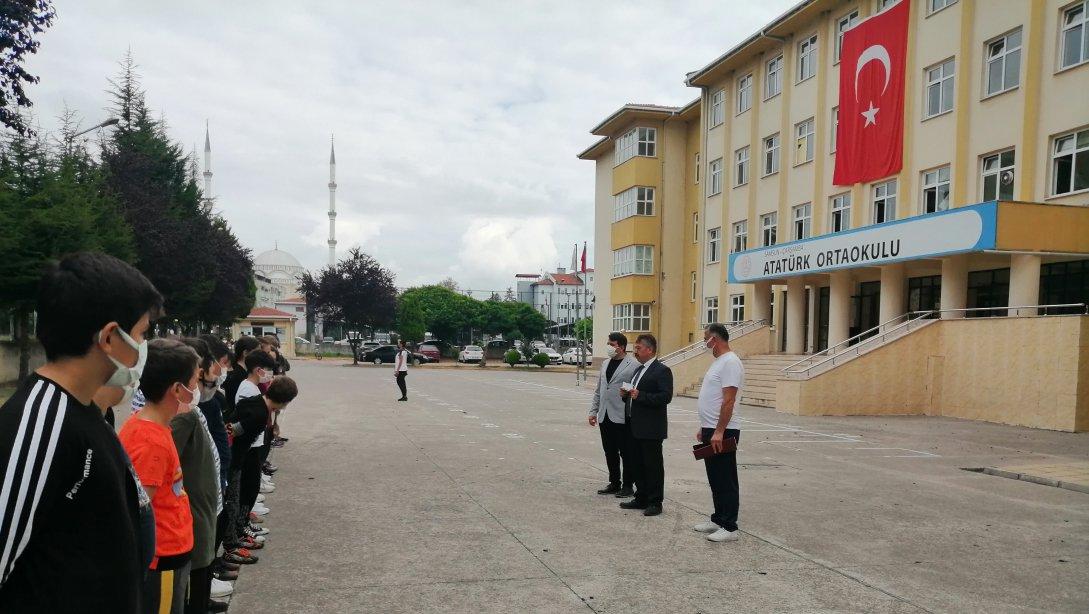 İlçe Milli Eğitim Müdürümüz Sn. Mustafa ÖZDEMİR´den Atatürk Ortaokulu'na Ziyaret
