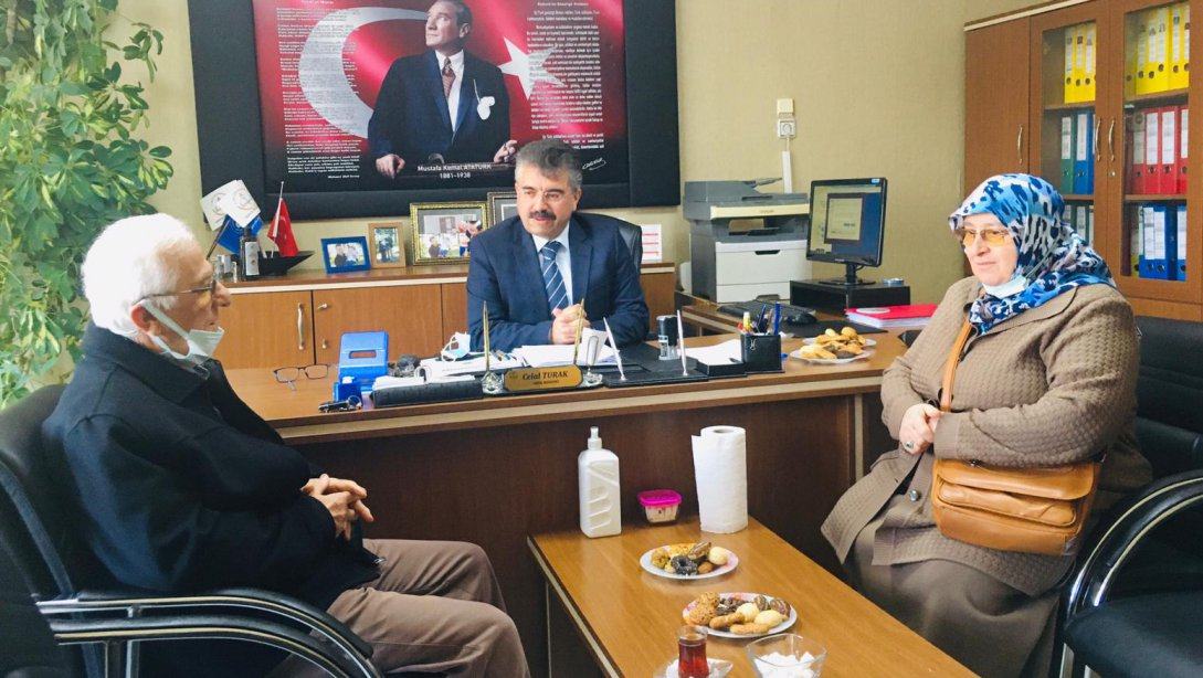 İlçe Milli Eğitim Müdürümüz Sn. Mustafa ÖZDEMİR Şehit Öğretmen Burçin Uysal'ın Kabrini Ziyaret Etti.