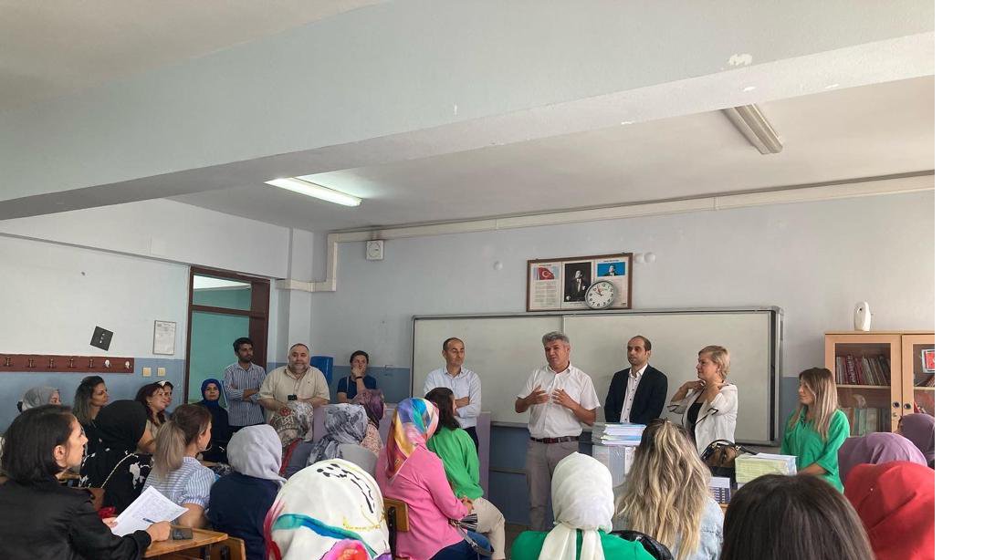İlçe Milli Eğitim Şube Müdürlerimiz İlçe Zümre Toplantılarını Ziyaret Etti